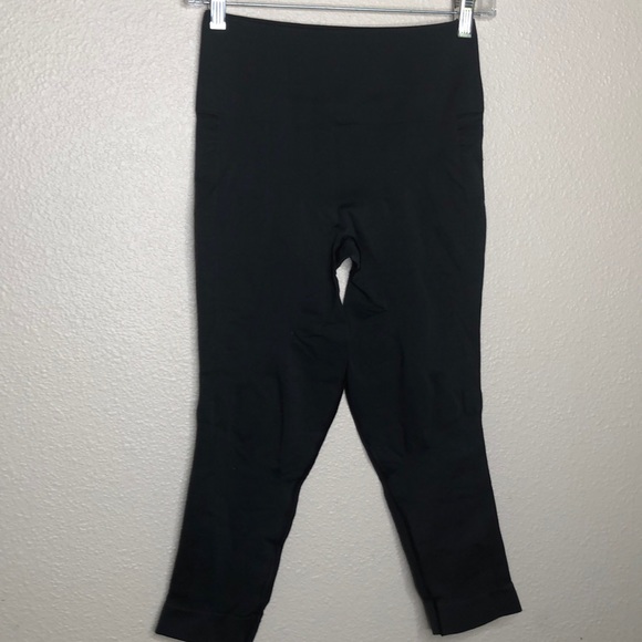 Lululemon Dark Gray Capri Tights Leggings